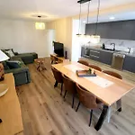 Esmeralda House Com Garagem Privada